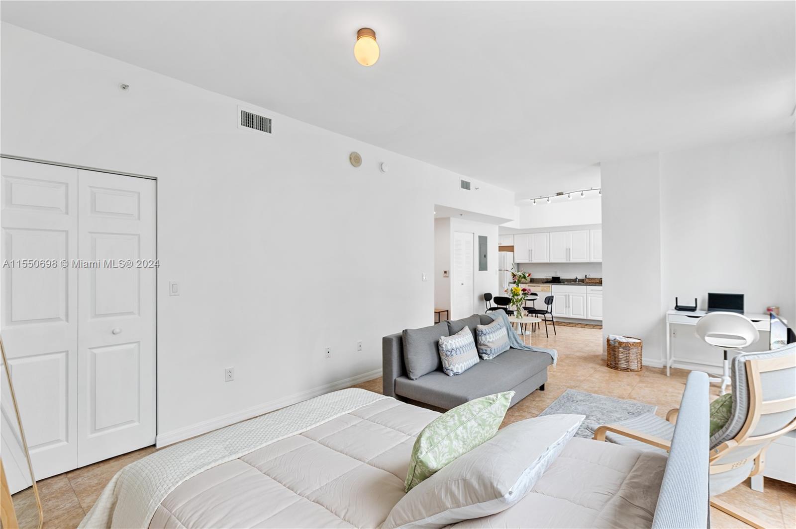 275 NE 18th St 408, Miami, Florida 33132, ,1 BathroomBathrooms,Residentiallease,For Rent,275 NE 18th St 408,A11550698