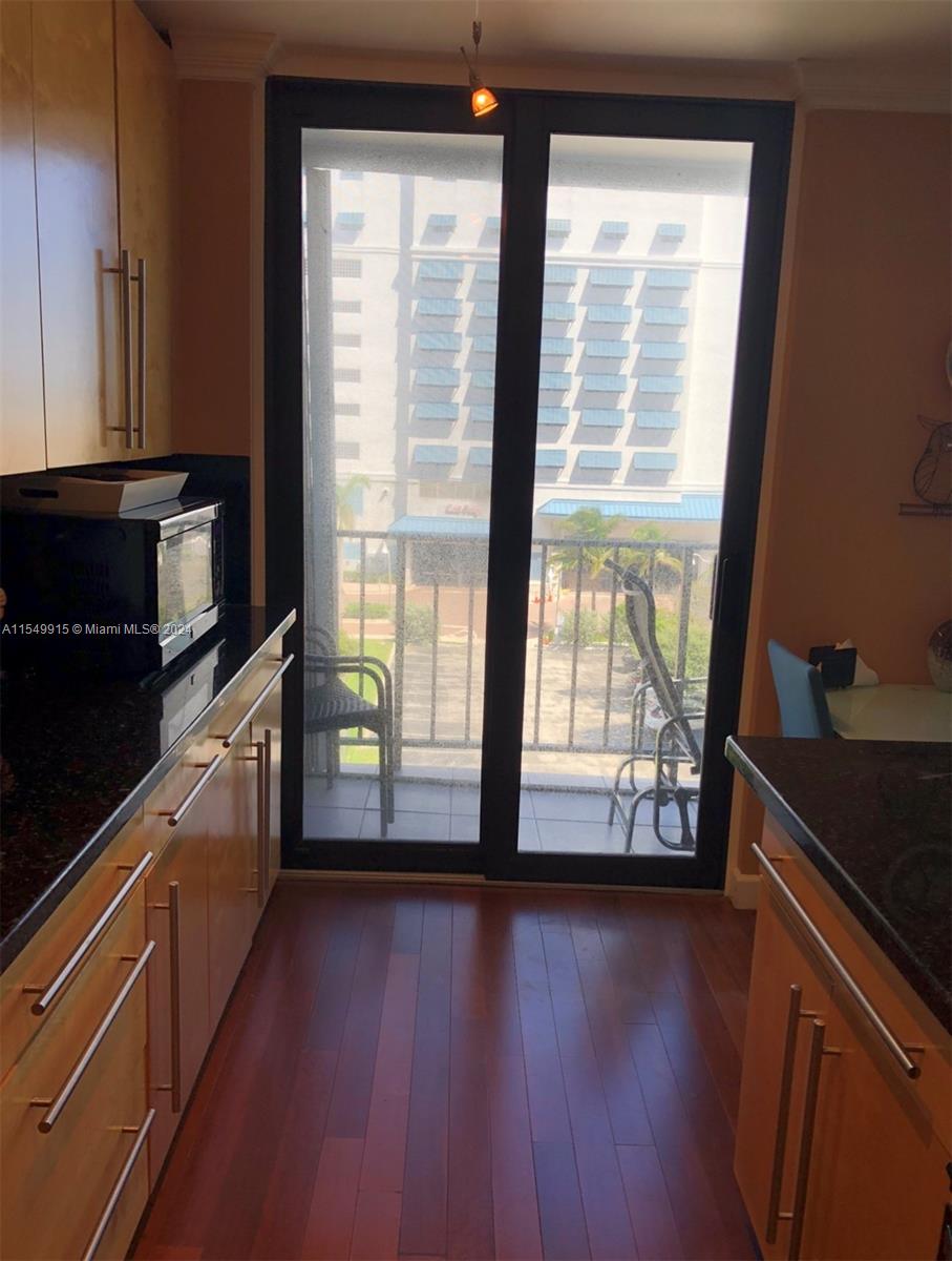 322 Buchanan St, Hollywood, FL, 33019 United States, 1 Bedroom Bedrooms, ,1 BathroomBathrooms,Residential,For Sale,Buchanan St,A11549915