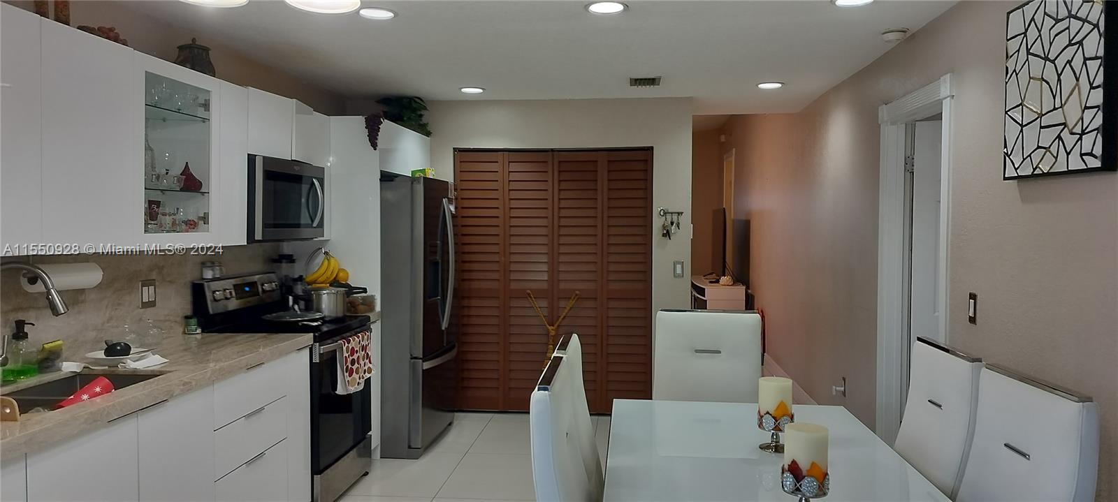 3149 68th Pl, Hialeah, FL, 33018 United States, 3 Bedrooms Bedrooms, ,2 BathroomsBathrooms,Residential,For Sale,68th Pl,A11550928