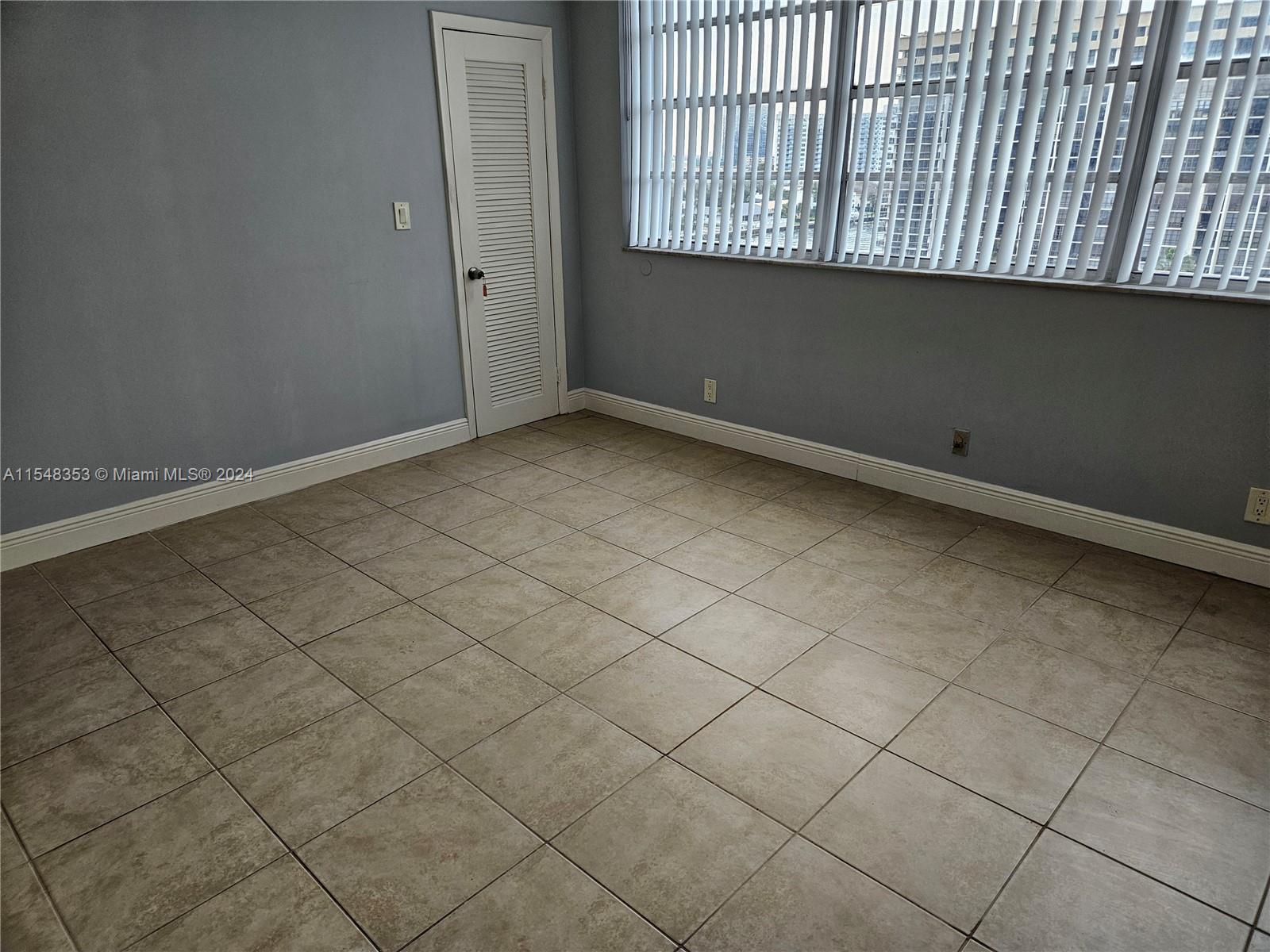 3113 S Ocean Dr 904, Hallandale Beach, Florida 33009, 1 Bedroom Bedrooms, ,1 BathroomBathrooms,Residential,For Sale,3113 S Ocean Dr 904,A11548353