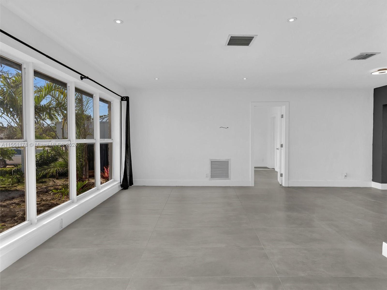 2141 NE 18th Ave, Wilton Manors, Florida 33305, 3 Bedrooms Bedrooms, ,2 BathroomsBathrooms,Residential,For Sale,2141 NE 18th Ave,A11551178