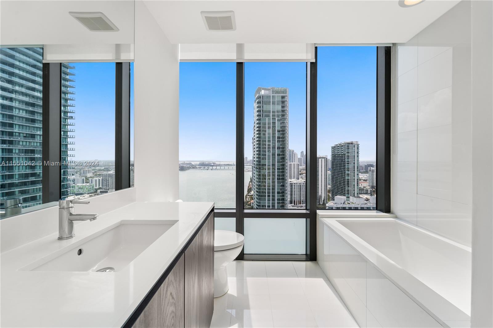 3131 NE 7th Ave 3701, Miami, Florida 33137, 3 Bedrooms Bedrooms, ,3 BathroomsBathrooms,Residential,For Sale,3131 NE 7th Ave 3701,A11551042