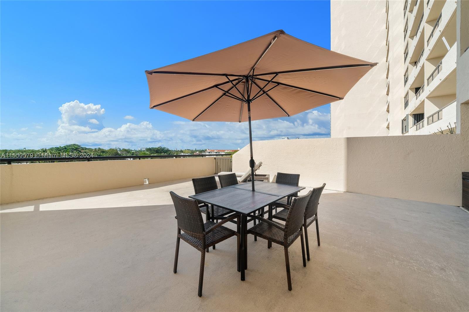 2555 Collins Ave 610, Miami Beach, Florida 33140, 1 Bedroom Bedrooms, ,2 BathroomsBathrooms,Residential,For Sale,2555 Collins Ave 610,A11550579