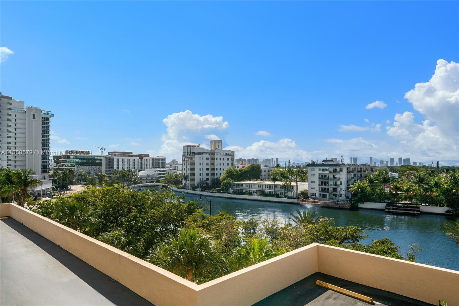 2555 Collins Ave 610, Miami Beach, Florida 33140, 1 Bedroom Bedrooms, ,2 BathroomsBathrooms,Residential,For Sale,2555 Collins Ave 610,A11550579