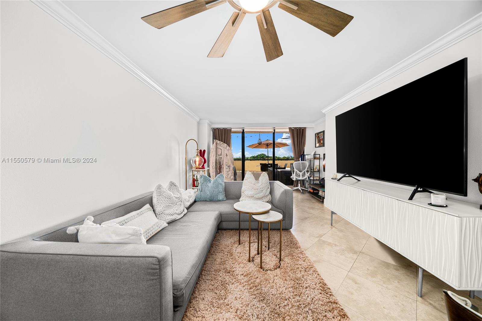 2555 Collins Ave 610, Miami Beach, Florida 33140, 1 Bedroom Bedrooms, ,2 BathroomsBathrooms,Residential,For Sale,2555 Collins Ave 610,A11550579