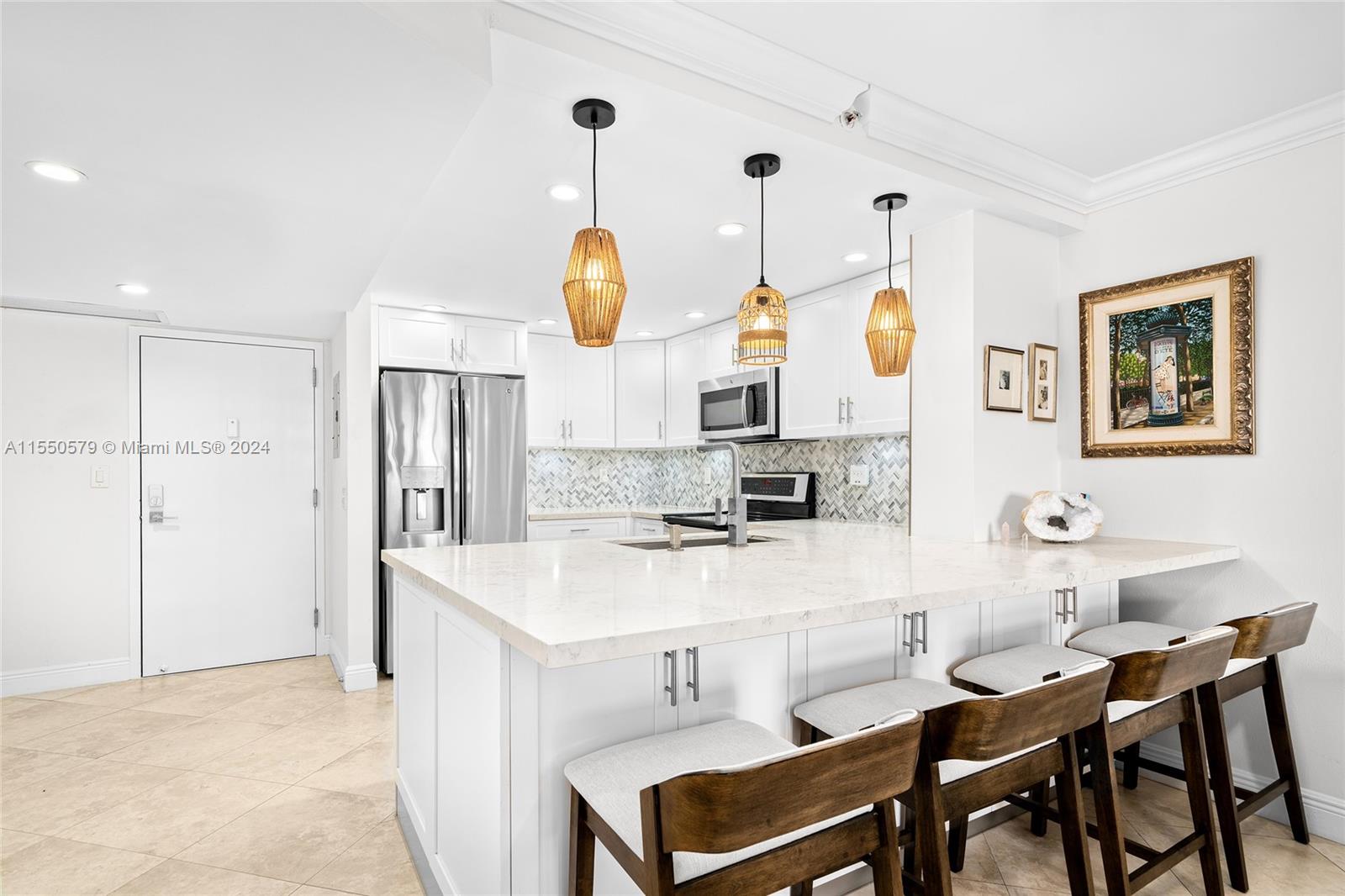 2555 Collins Ave 610, Miami Beach, Florida 33140, 1 Bedroom Bedrooms, ,2 BathroomsBathrooms,Residential,For Sale,2555 Collins Ave 610,A11550579