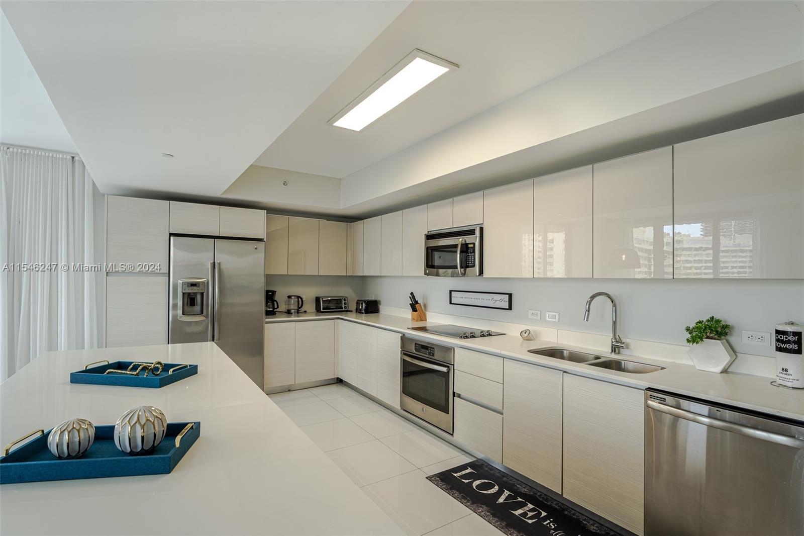 2600 E Hallandale Beach Blvd T701, Hallandale Beach, Florida 33009, 3 Bedrooms Bedrooms, ,3 BathroomsBathrooms,Residential,For Sale,2600 E Hallandale Beach Blvd T701,A11546247