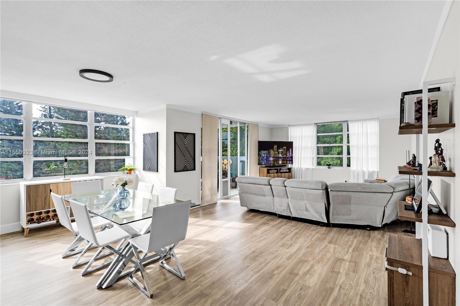 2780 183rd St, Aventura, FL, 33160 United States, 2 Bedrooms Bedrooms, ,2 BathroomsBathrooms,Residential,For Sale,183rd St,A11550923