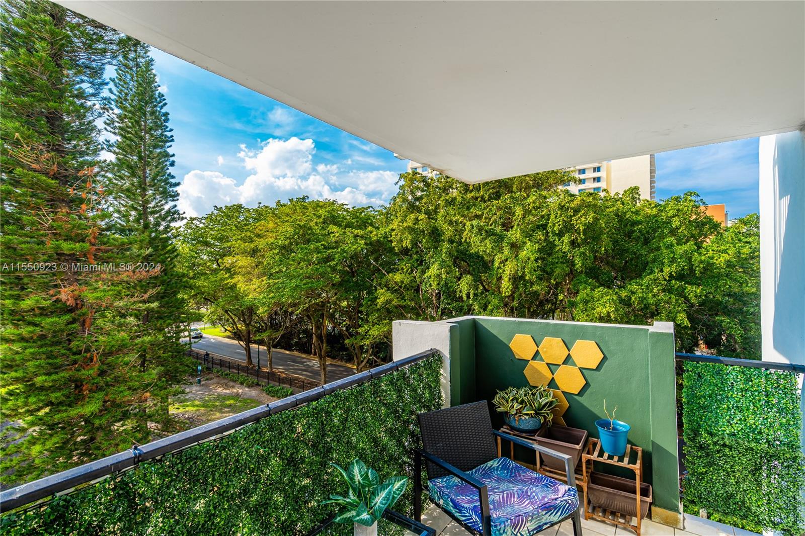 2780 183rd St, Aventura, FL, 33160 United States, 2 Bedrooms Bedrooms, ,2 BathroomsBathrooms,Residential,For Sale,183rd St,A11550923