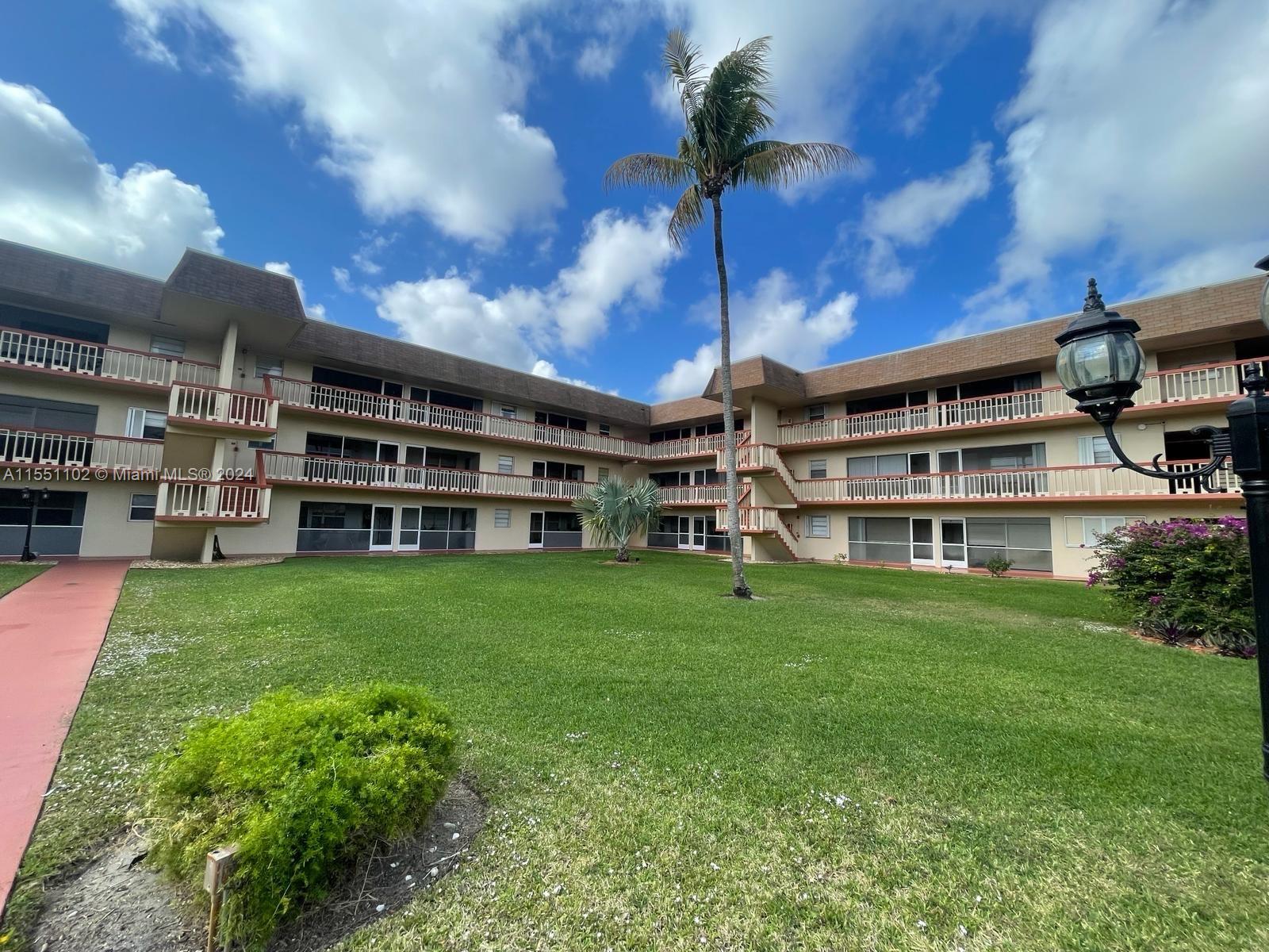 5300 Washington St S117, Hollywood, Florida 33021, 2 Bedrooms Bedrooms, ,2 BathroomsBathrooms,Residentiallease,For Rent,5300 Washington St S117,A11551102