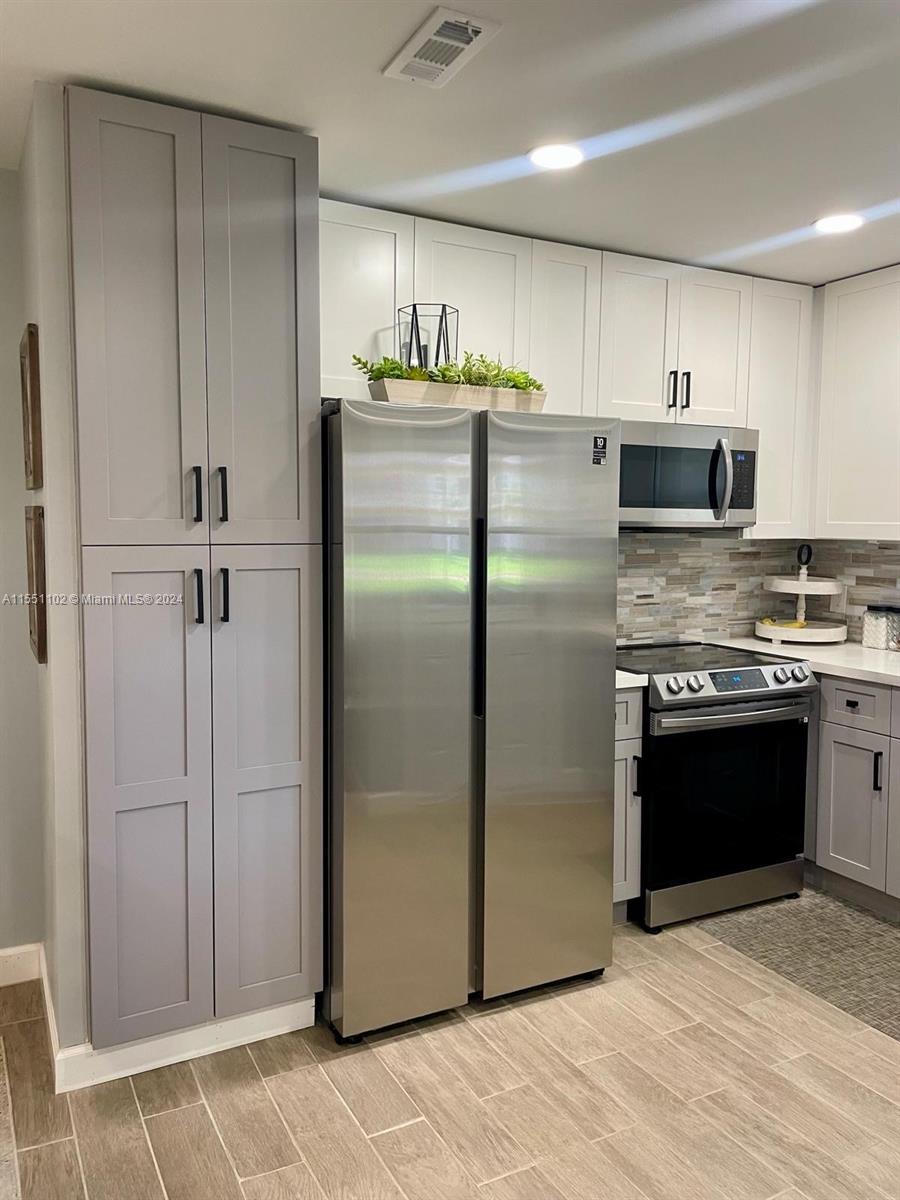 5300 Washington St S117, Hollywood, Florida 33021, 2 Bedrooms Bedrooms, ,2 BathroomsBathrooms,Residentiallease,For Rent,5300 Washington St S117,A11551102