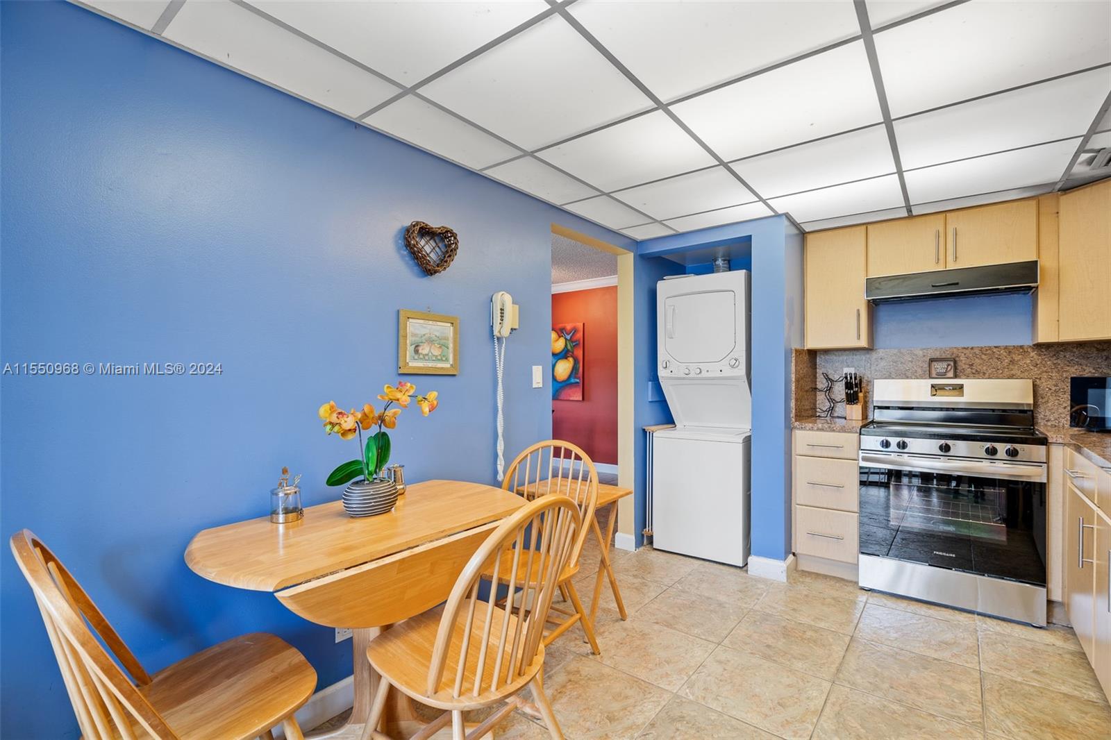 Eat-in-kitchen!