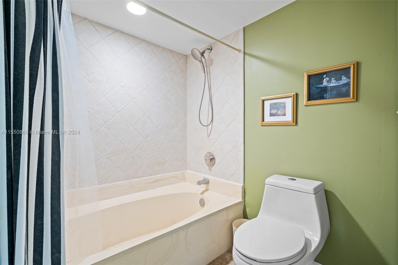 6701 116th Ct, Miami, FL, 33173 United States, 2 Bedrooms Bedrooms, ,2 BathroomsBathrooms,Residential,For Sale,116th Ct,A11550968
