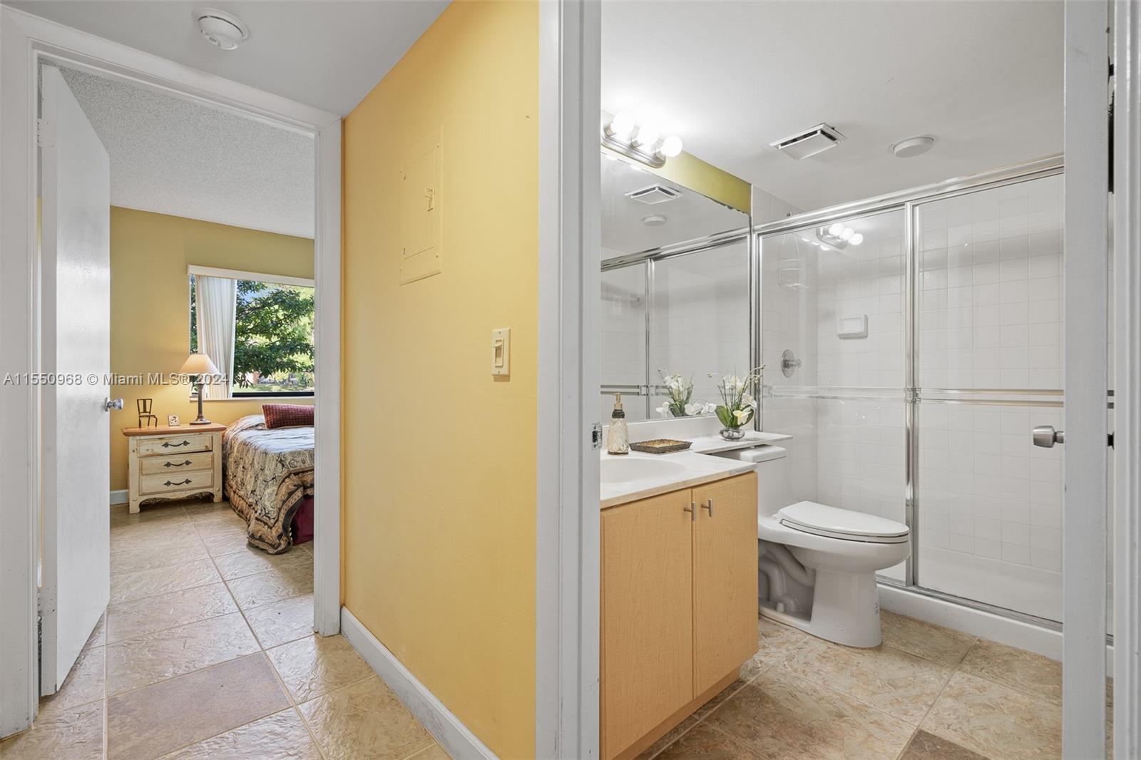 6701 116th Ct, Miami, FL, 33173 United States, 2 Bedrooms Bedrooms, ,2 BathroomsBathrooms,Residential,For Sale,116th Ct,A11550968