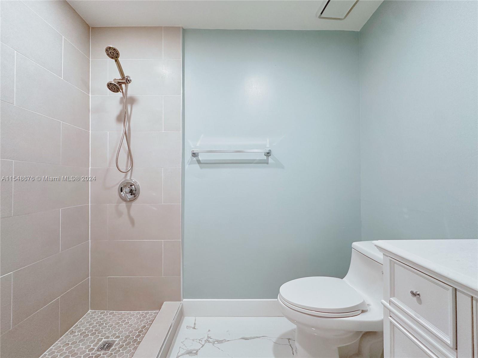 10014 Hammocks Blvd, Miami, FL, 33196 United States, 2 Bedrooms Bedrooms, ,2 BathroomsBathrooms,Residential,For Sale,Hammocks Blvd,A11548676