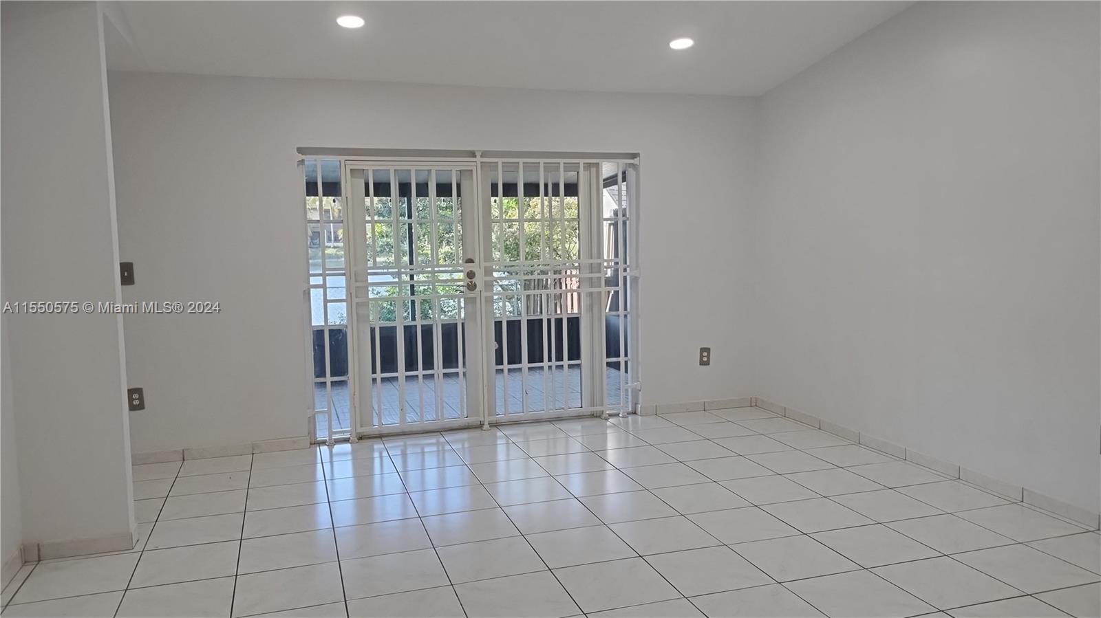 14756 SW 72nd Ter, Miami, Florida 33193, 3 Bedrooms Bedrooms, ,2 BathroomsBathrooms,Residentiallease,For Rent,14756 SW 72nd Ter,A11550575