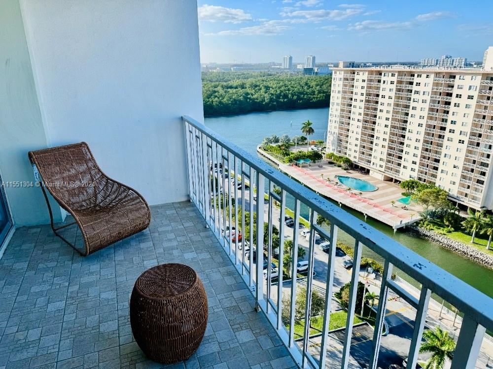 500 Bayview Dr, Sunny Isles Beach, FL, 33160 United States, 2 Bedrooms Bedrooms, ,2 BathroomsBathrooms,Residential,For Sale,Bayview Dr,A11551304