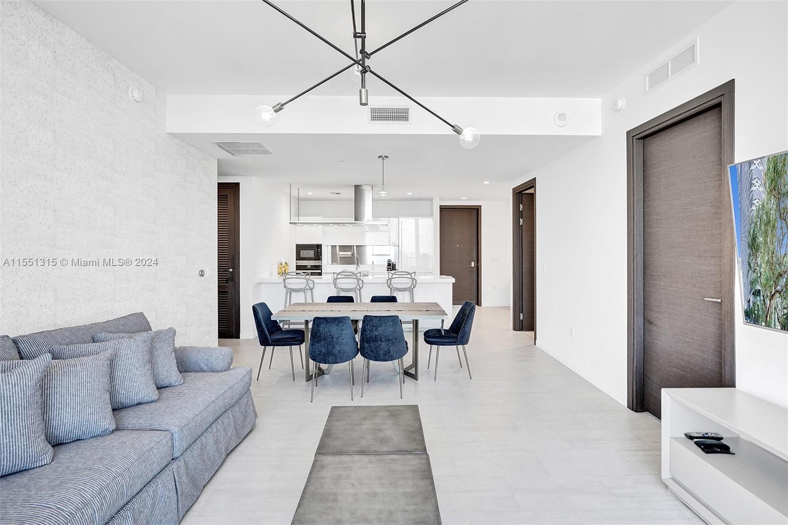 1000 Brickell Plz PH5106, Miami, Florida 33131, 2 Bedrooms Bedrooms, ,2 BathroomsBathrooms,Residentiallease,For Rent,1000 Brickell Plz PH5106,A11551315