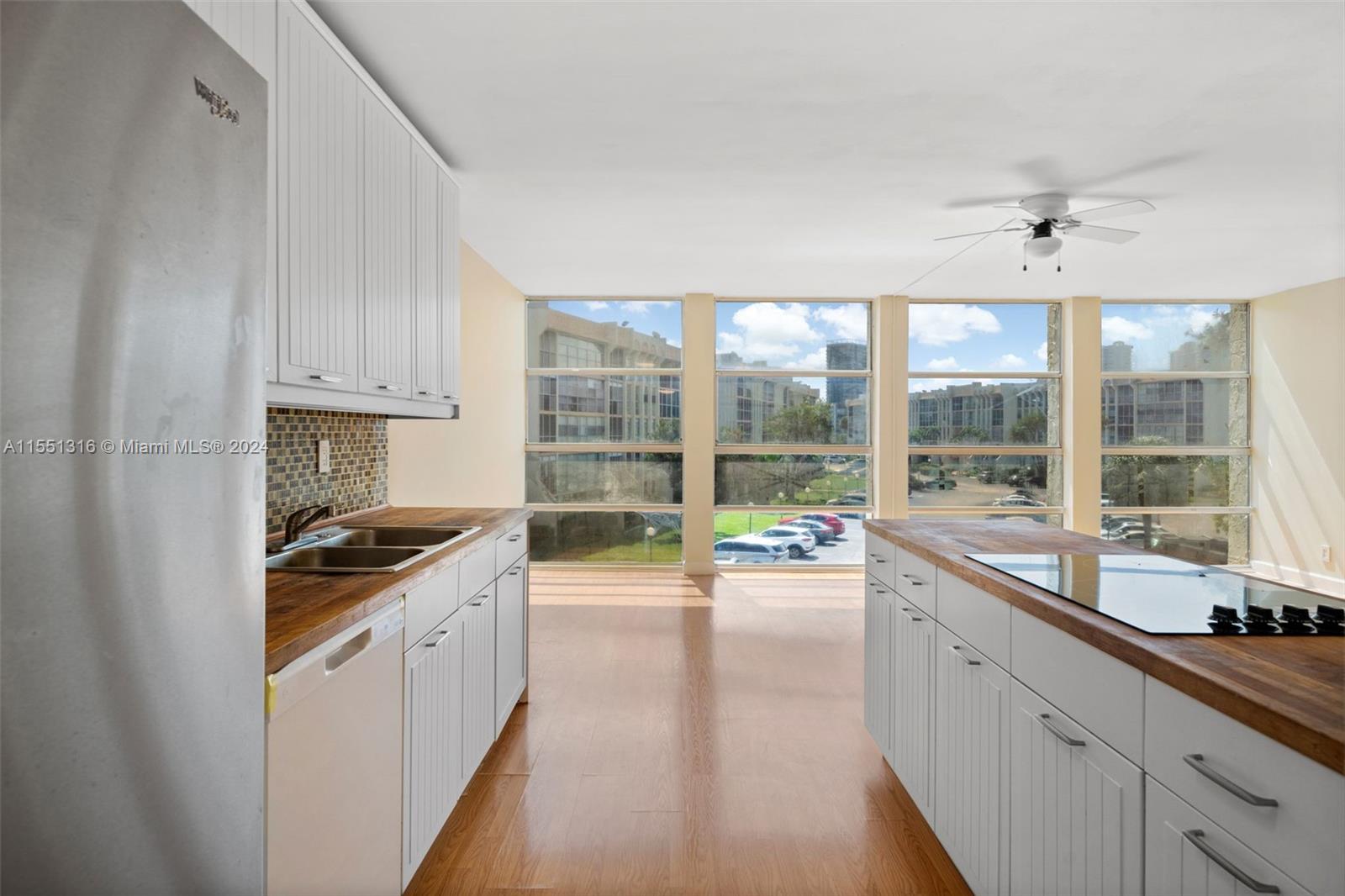 801 Three Islands Blvd 319, Hallandale Beach, Florida 33009, 1 Bedroom Bedrooms, ,2 BathroomsBathrooms,Residential,For Sale,801 Three Islands Blvd 319,A11551316