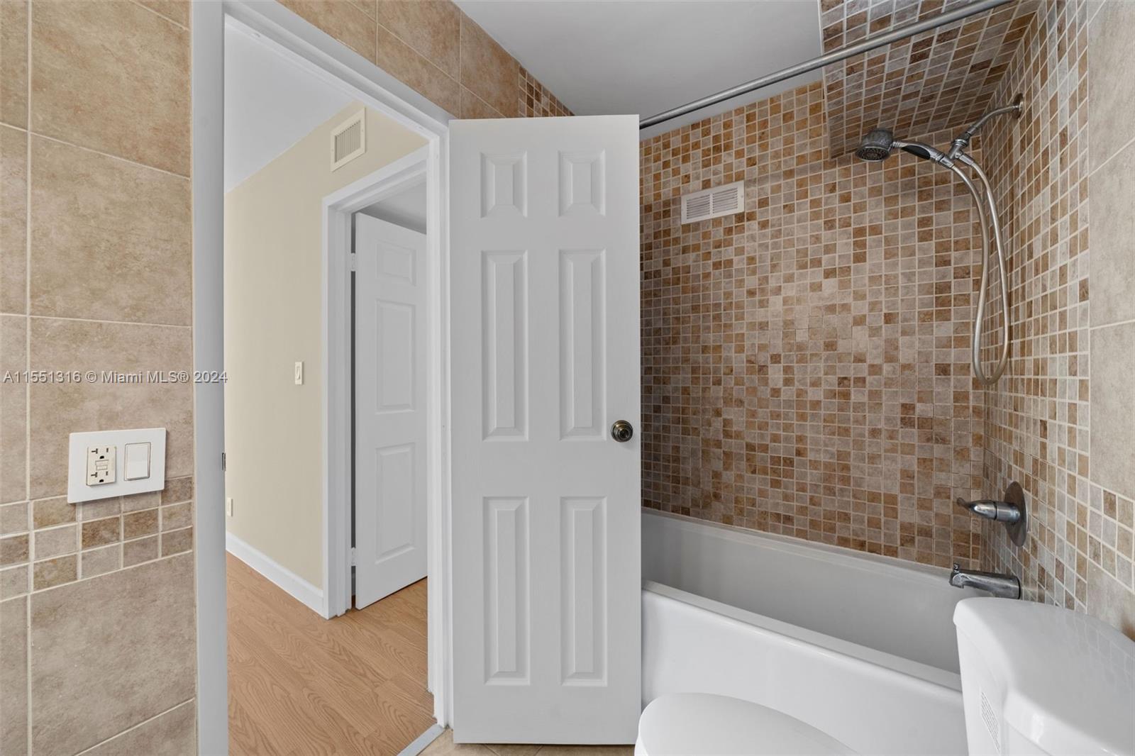801 Three Islands Blvd, Hallandale Beach, FL, 33009 United States, 1 Bedroom Bedrooms, ,2 BathroomsBathrooms,Residential,For Sale,Three Islands Blvd,A11551316