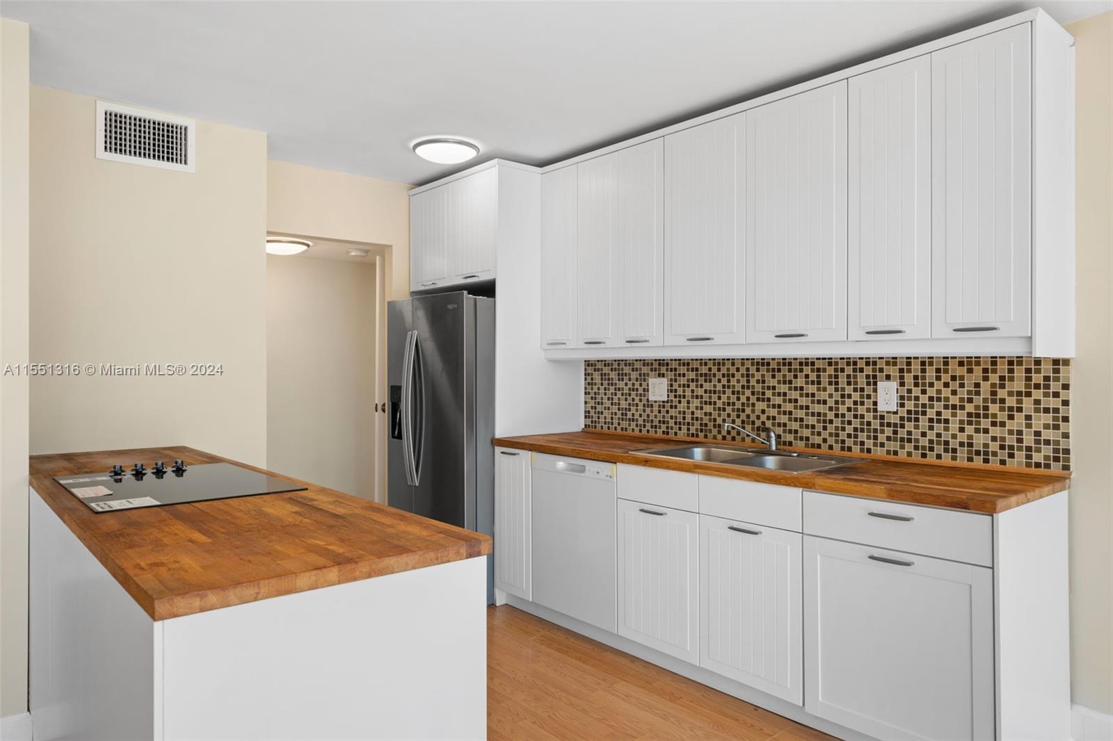 801 Three Islands Blvd 319, Hallandale Beach, Florida 33009, 1 Bedroom Bedrooms, ,2 BathroomsBathrooms,Residential,For Sale,801 Three Islands Blvd 319,A11551316