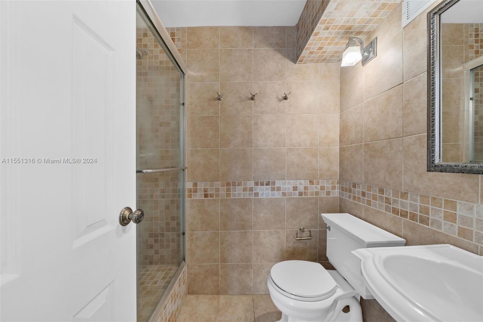 801 Three Islands Blvd 319, Hallandale Beach, Florida 33009, 1 Bedroom Bedrooms, ,2 BathroomsBathrooms,Residential,For Sale,801 Three Islands Blvd 319,A11551316