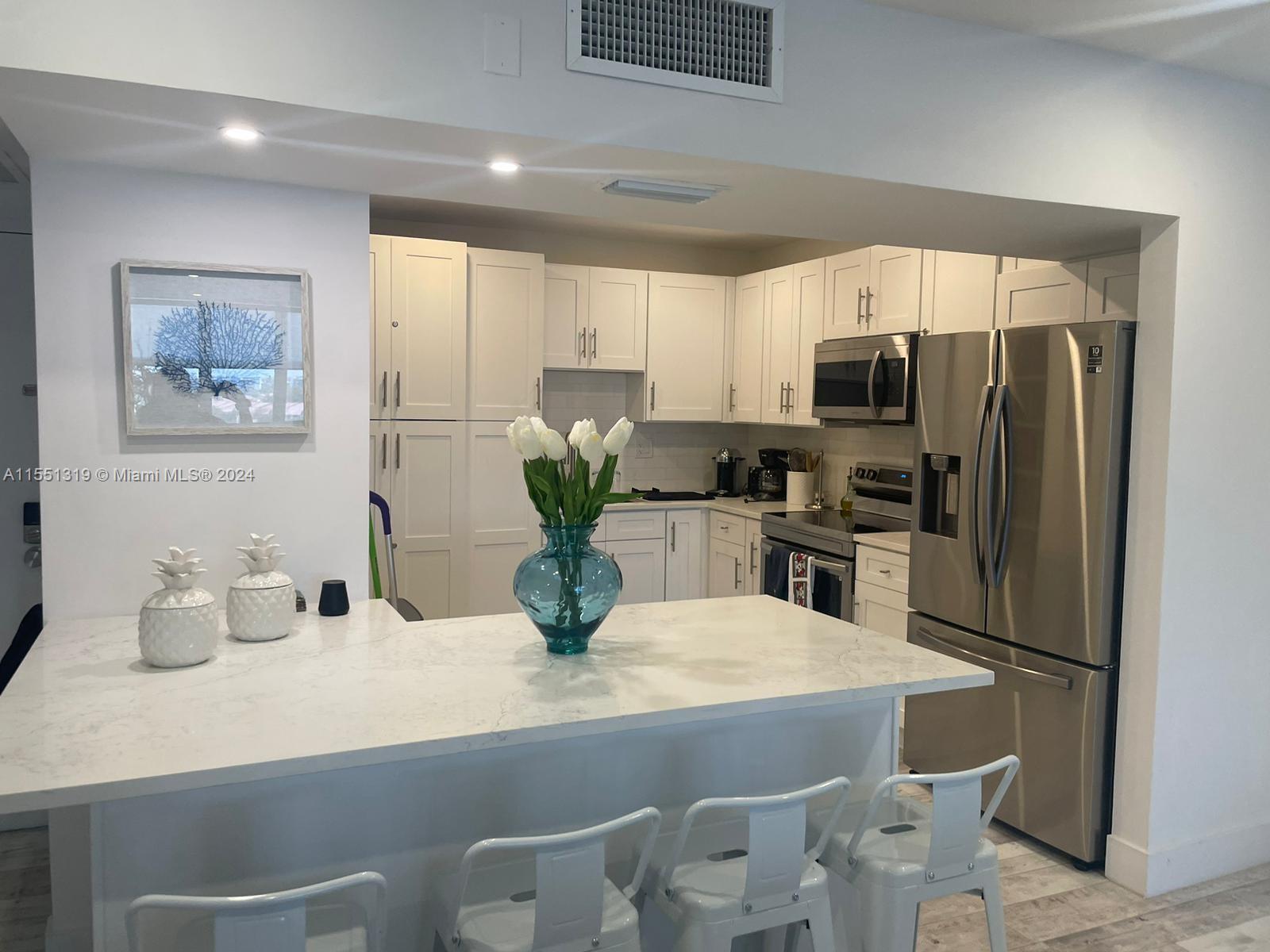 3725 Ocean Dr, Hollywood, FL, 33019 United States, 2 Bedrooms Bedrooms, ,2 BathroomsBathrooms,Residential,For Sale,Ocean Dr,A11551319