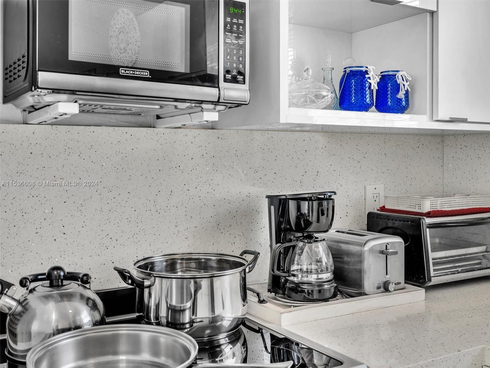 320 Arthur St 17, Hollywood, Florida 33019, 1 Bedroom Bedrooms, ,1 BathroomBathrooms,Residential,For Sale,320 Arthur St 17,A11536608