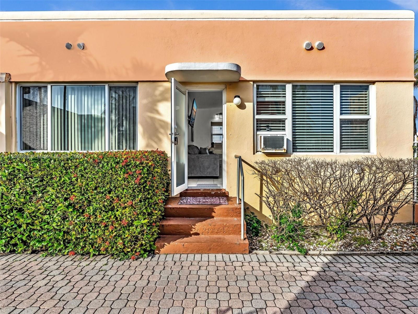 320 Arthur St 17, Hollywood, Florida 33019, 1 Bedroom Bedrooms, ,1 BathroomBathrooms,Residential,For Sale,320 Arthur St 17,A11536608