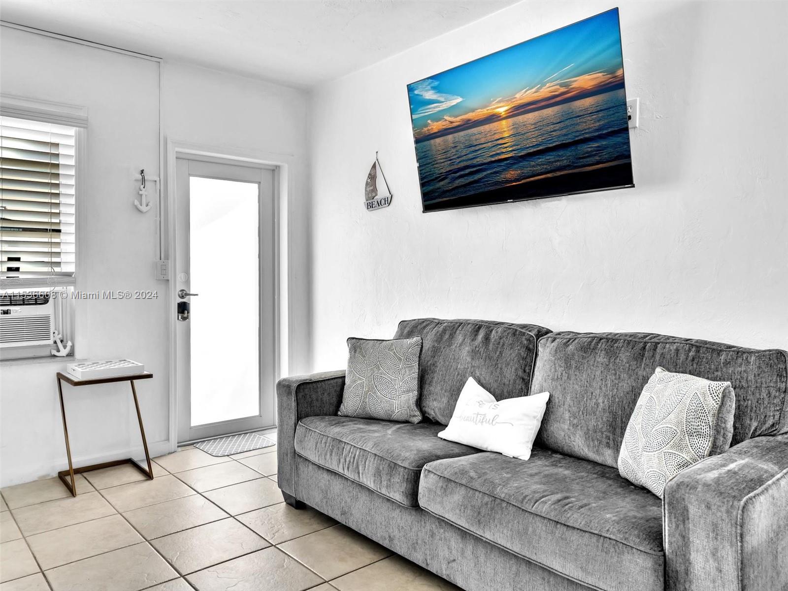 320 Arthur St 17, Hollywood, Florida 33019, 1 Bedroom Bedrooms, ,1 BathroomBathrooms,Residential,For Sale,320 Arthur St 17,A11536608