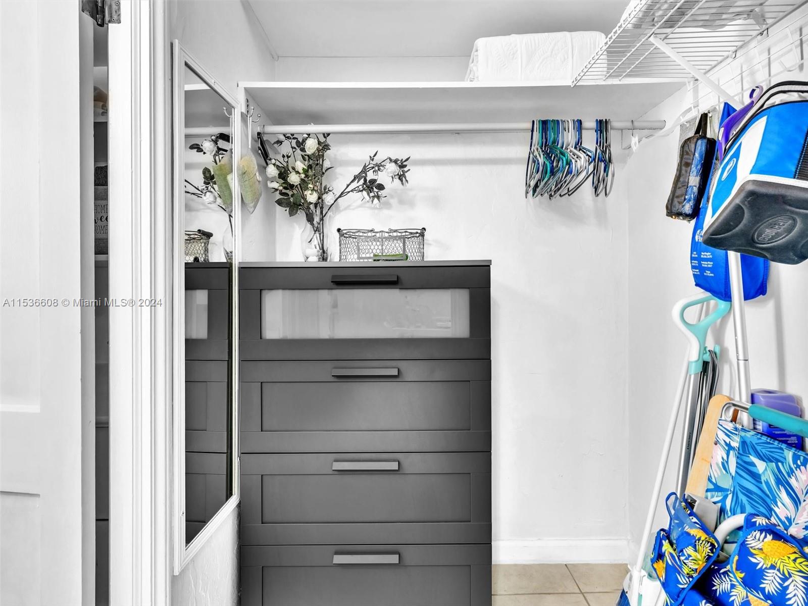 320 Arthur St, Hollywood, FL, 33019 United States, 1 Bedroom Bedrooms, ,1 BathroomBathrooms,Residential,For Sale,Arthur St,A11536608