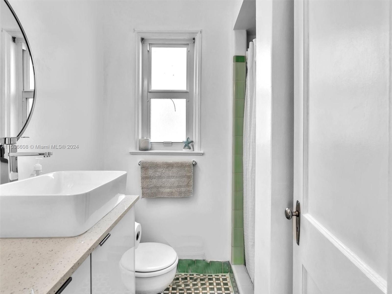 320 Arthur St, Hollywood, FL, 33019 United States, 1 Bedroom Bedrooms, ,1 BathroomBathrooms,Residential,For Sale,Arthur St,A11536608