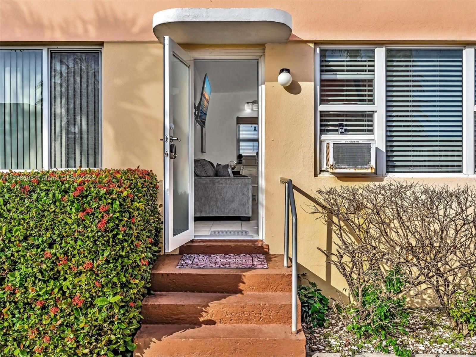 320 Arthur St 17, Hollywood, Florida 33019, 1 Bedroom Bedrooms, ,1 BathroomBathrooms,Residential,For Sale,320 Arthur St 17,A11536608