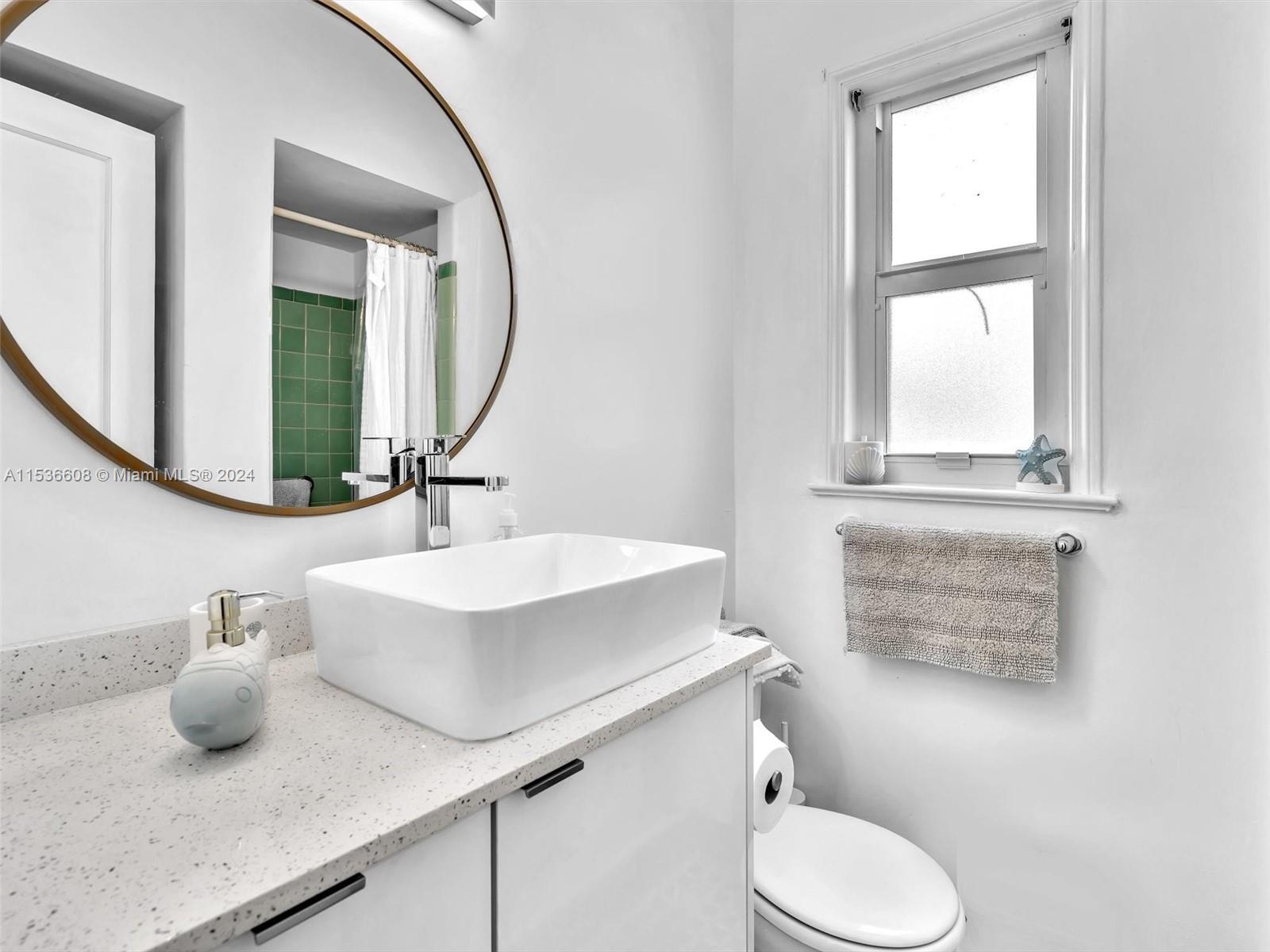 320 Arthur St 17, Hollywood, Florida 33019, 1 Bedroom Bedrooms, ,1 BathroomBathrooms,Residential,For Sale,320 Arthur St 17,A11536608