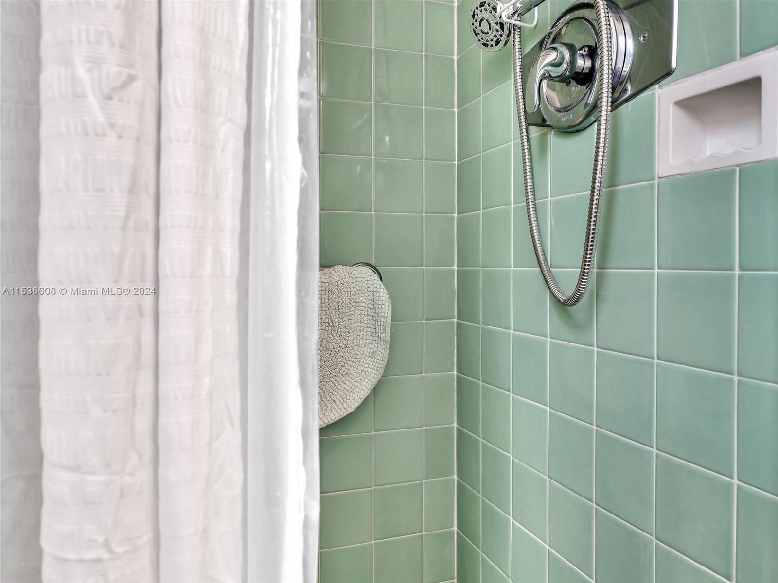 320 Arthur St 17, Hollywood, Florida 33019, 1 Bedroom Bedrooms, ,1 BathroomBathrooms,Residential,For Sale,320 Arthur St 17,A11536608