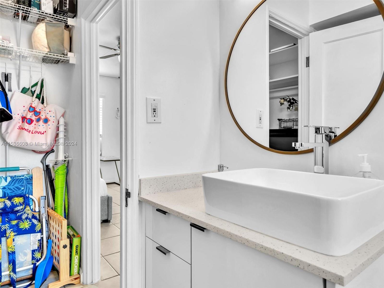 320 Arthur St 17, Hollywood, Florida 33019, 1 Bedroom Bedrooms, ,1 BathroomBathrooms,Residential,For Sale,320 Arthur St 17,A11536608