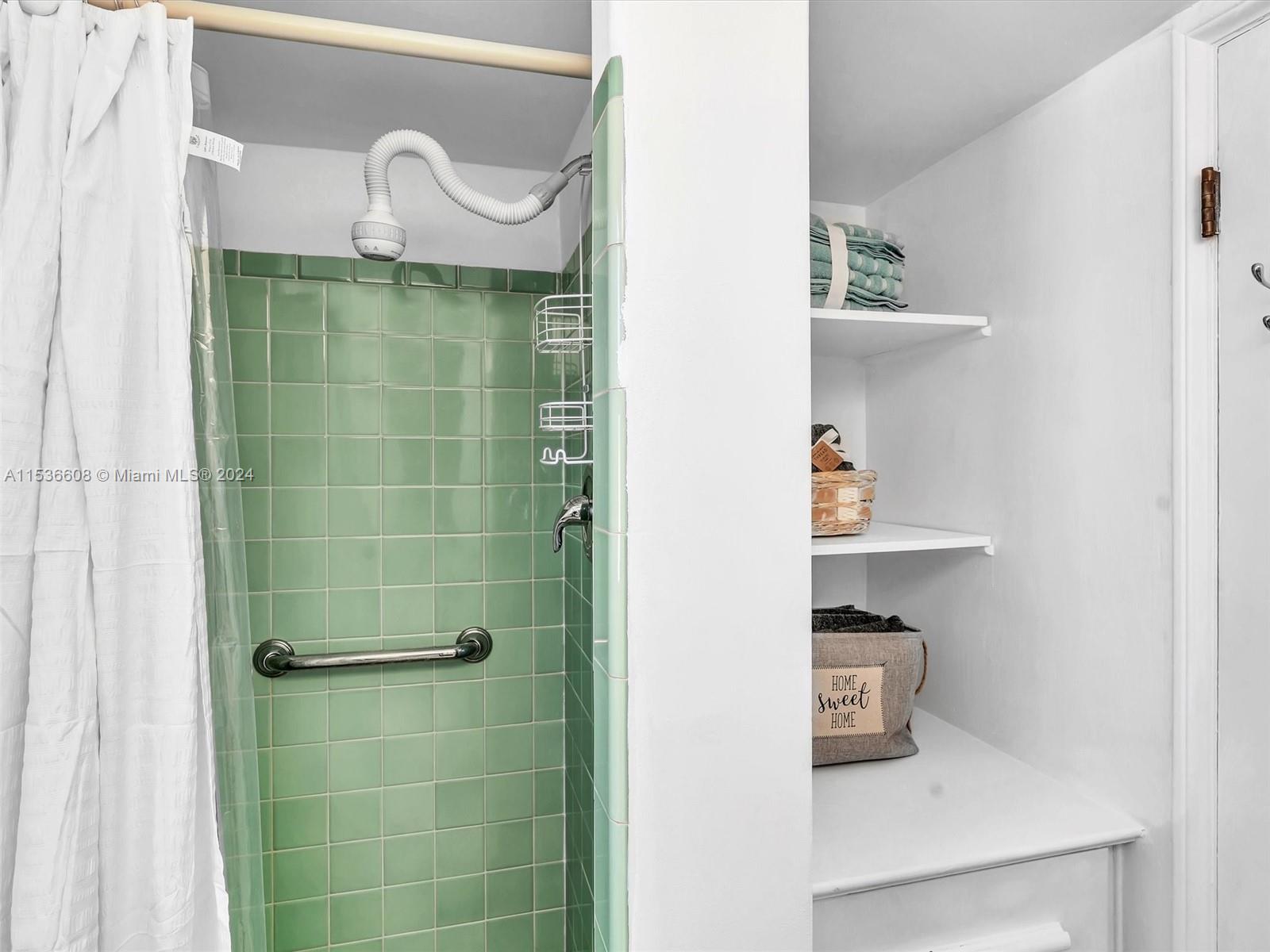 320 Arthur St 17, Hollywood, Florida 33019, 1 Bedroom Bedrooms, ,1 BathroomBathrooms,Residential,For Sale,320 Arthur St 17,A11536608