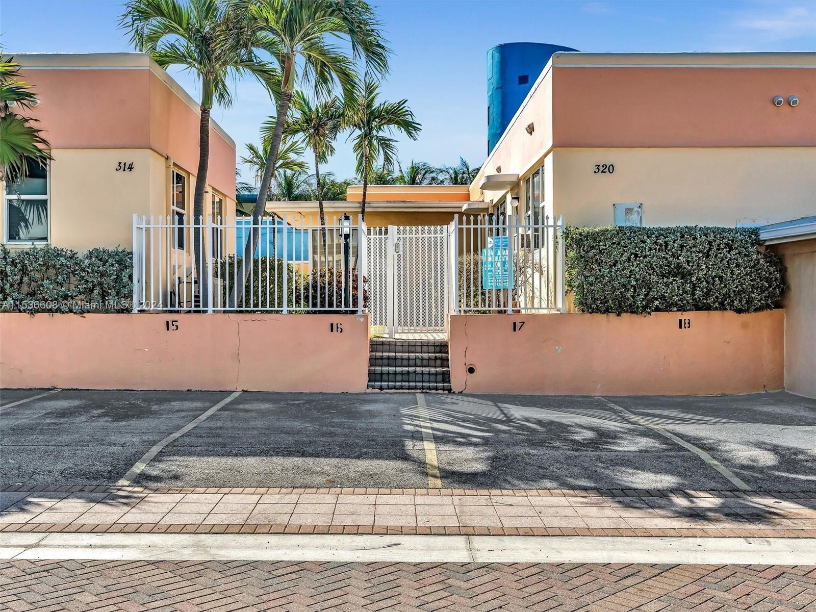 320 Arthur St 17, Hollywood, Florida 33019, 1 Bedroom Bedrooms, ,1 BathroomBathrooms,Residential,For Sale,320 Arthur St 17,A11536608