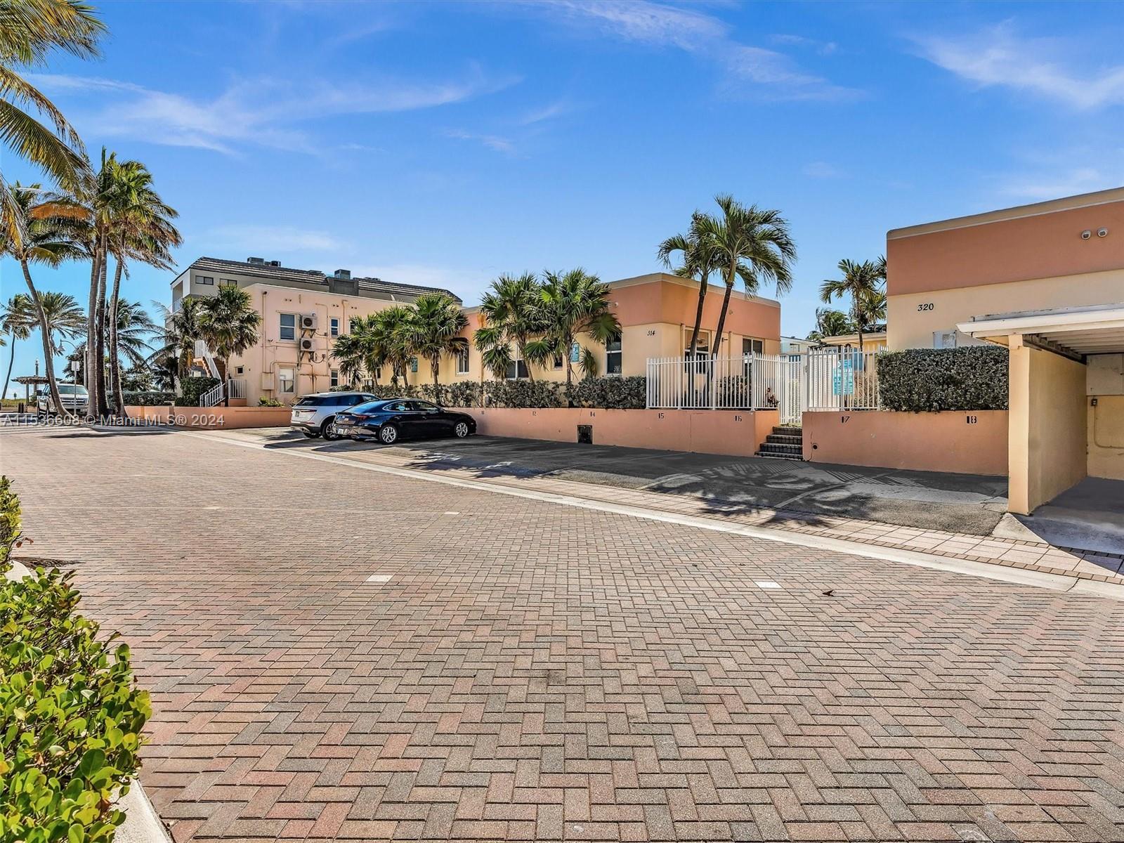 320 Arthur St, Hollywood, FL, 33019 United States, 1 Bedroom Bedrooms, ,1 BathroomBathrooms,Residential,For Sale,Arthur St,A11536608