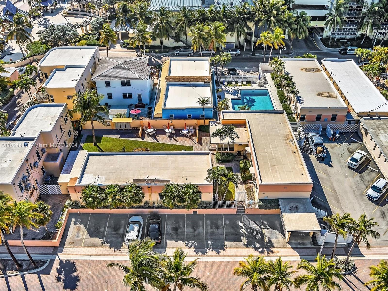 320 Arthur St 17, Hollywood, Florida 33019, 1 Bedroom Bedrooms, ,1 BathroomBathrooms,Residential,For Sale,320 Arthur St 17,A11536608