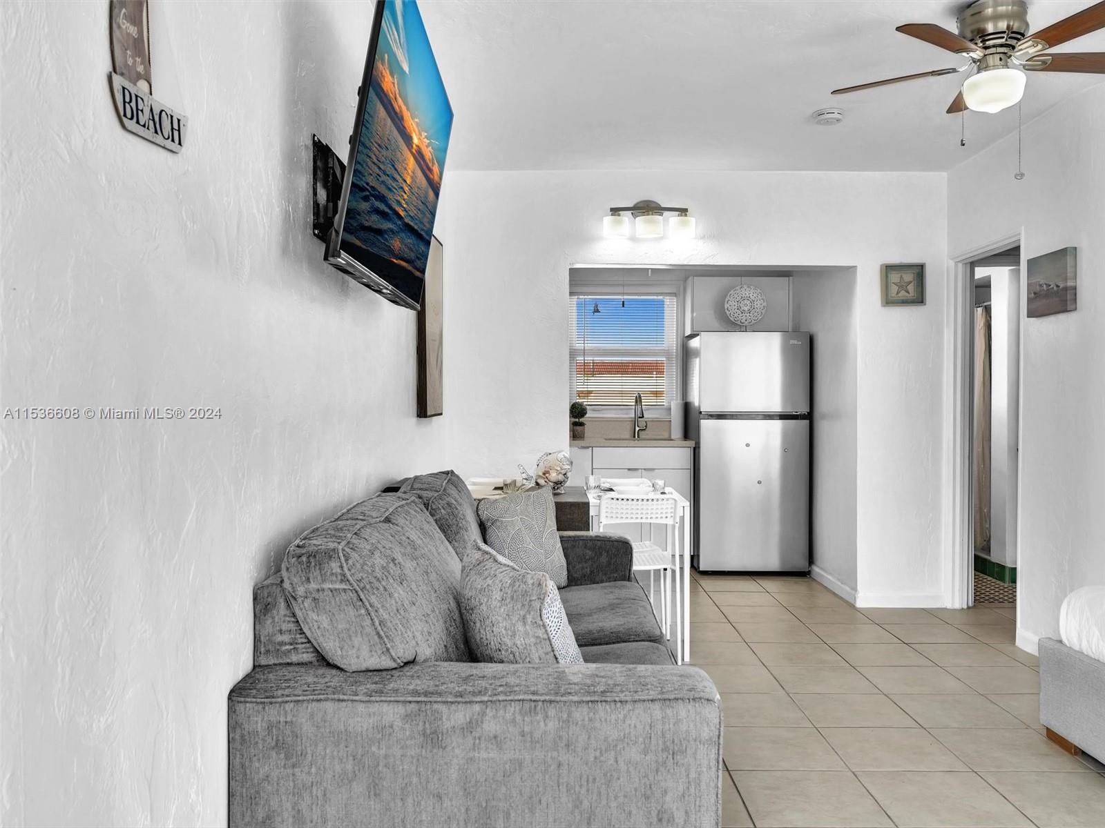 320 Arthur St, Hollywood, FL, 33019 United States, 1 Bedroom Bedrooms, ,1 BathroomBathrooms,Residential,For Sale,Arthur St,A11536608