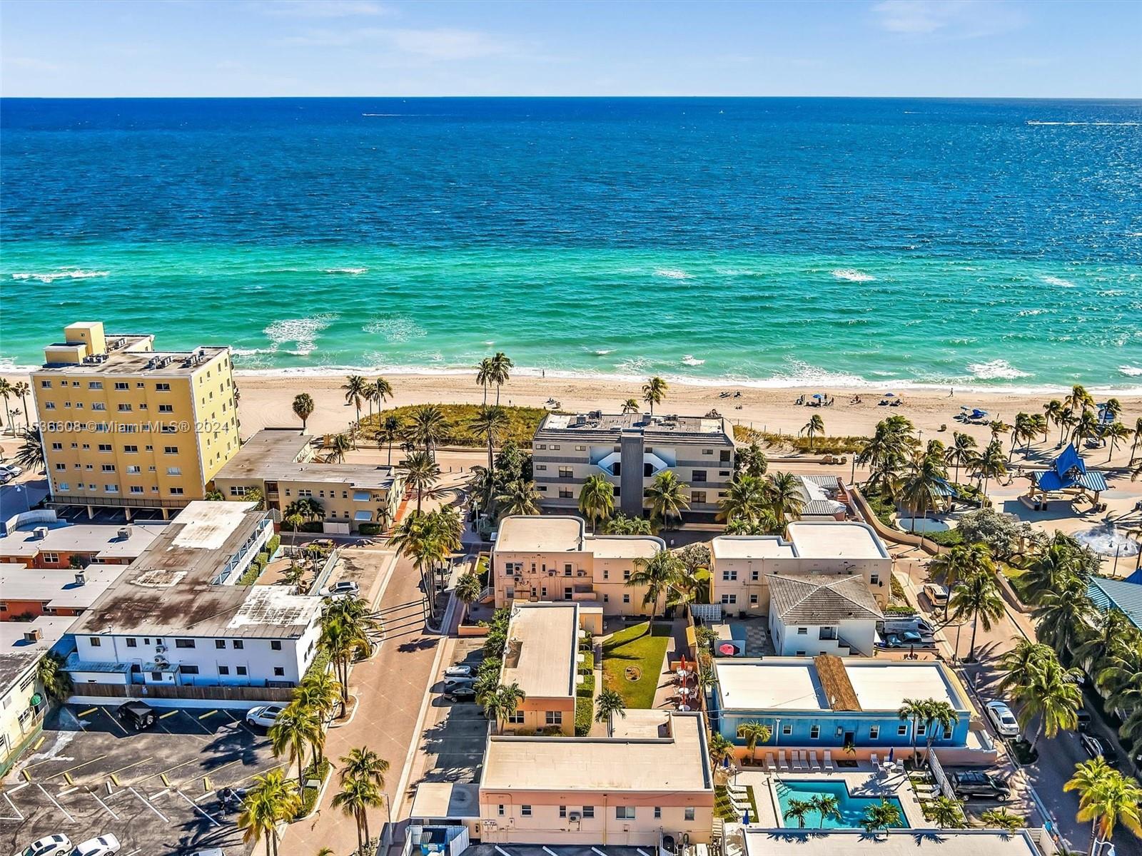 320 Arthur St 17, Hollywood, Florida 33019, 1 Bedroom Bedrooms, ,1 BathroomBathrooms,Residential,For Sale,320 Arthur St 17,A11536608