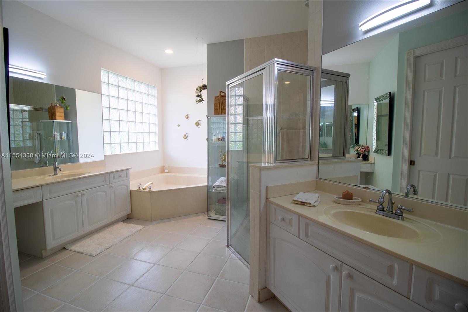 563 120th Dr, Coral Springs, FL, 33071 United States, 4 Bedrooms Bedrooms, ,2 BathroomsBathrooms,Residential,For Sale,120th Dr,A11551330