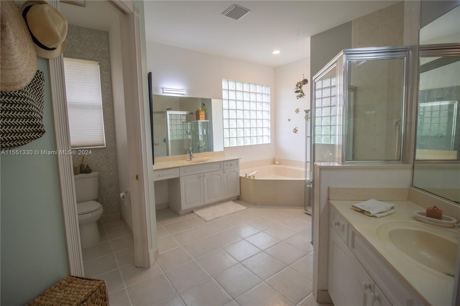 563 120th Dr, Coral Springs, FL, 33071 United States, 4 Bedrooms Bedrooms, ,2 BathroomsBathrooms,Residential,For Sale,120th Dr,A11551330