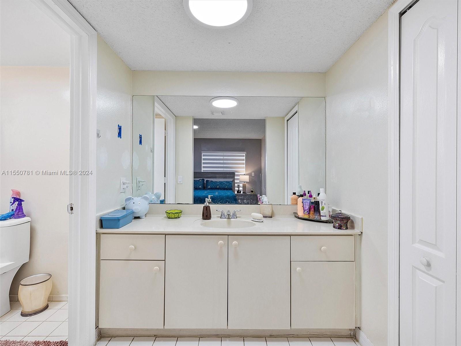 2505 76th St, Hialeah, FL, 33016 United States, 2 Bedrooms Bedrooms, ,2 BathroomsBathrooms,Residential,For Sale,76th St,A11550781