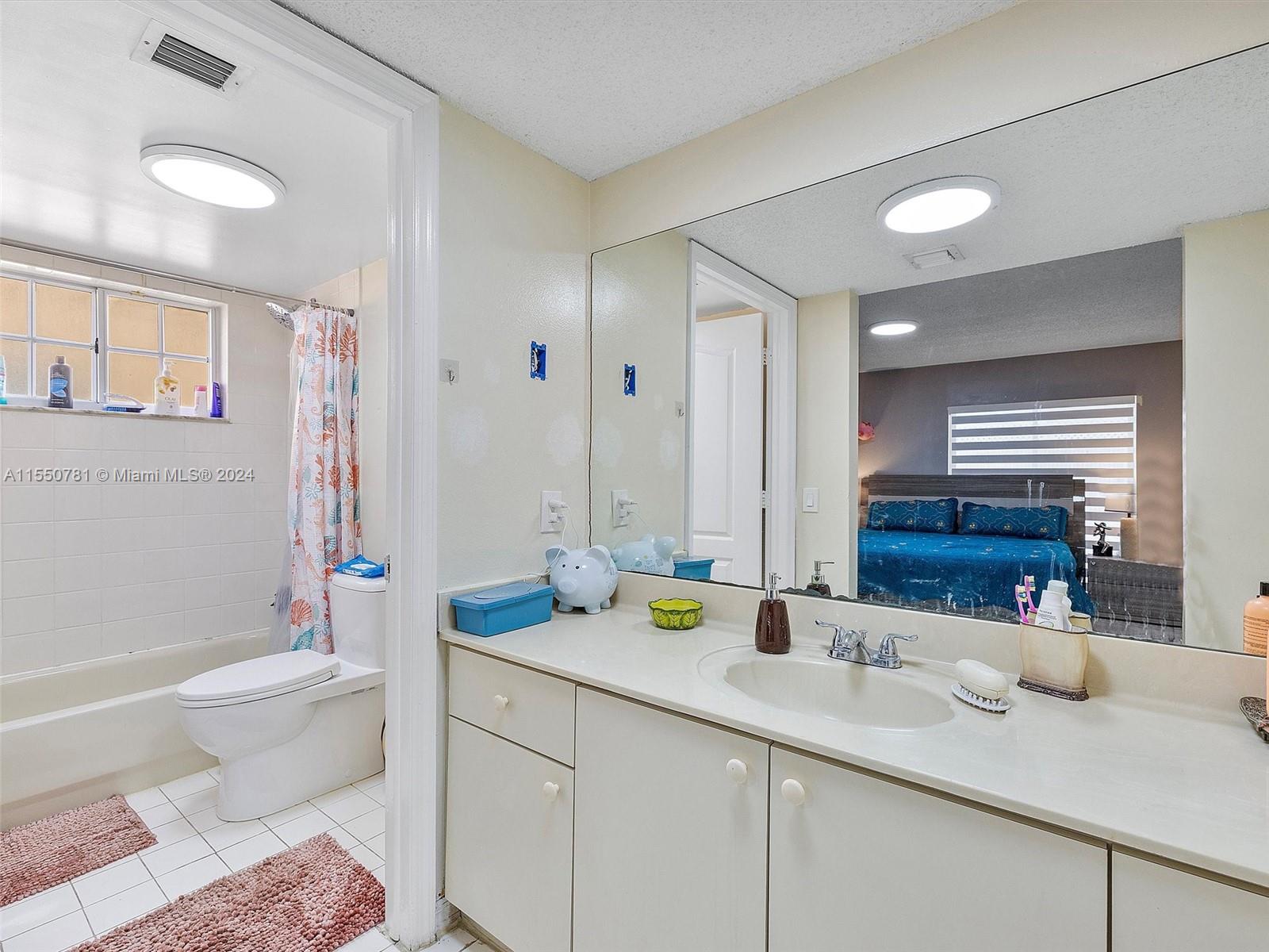 2505 76th St, Hialeah, FL, 33016 United States, 2 Bedrooms Bedrooms, ,2 BathroomsBathrooms,Residential,For Sale,76th St,A11550781