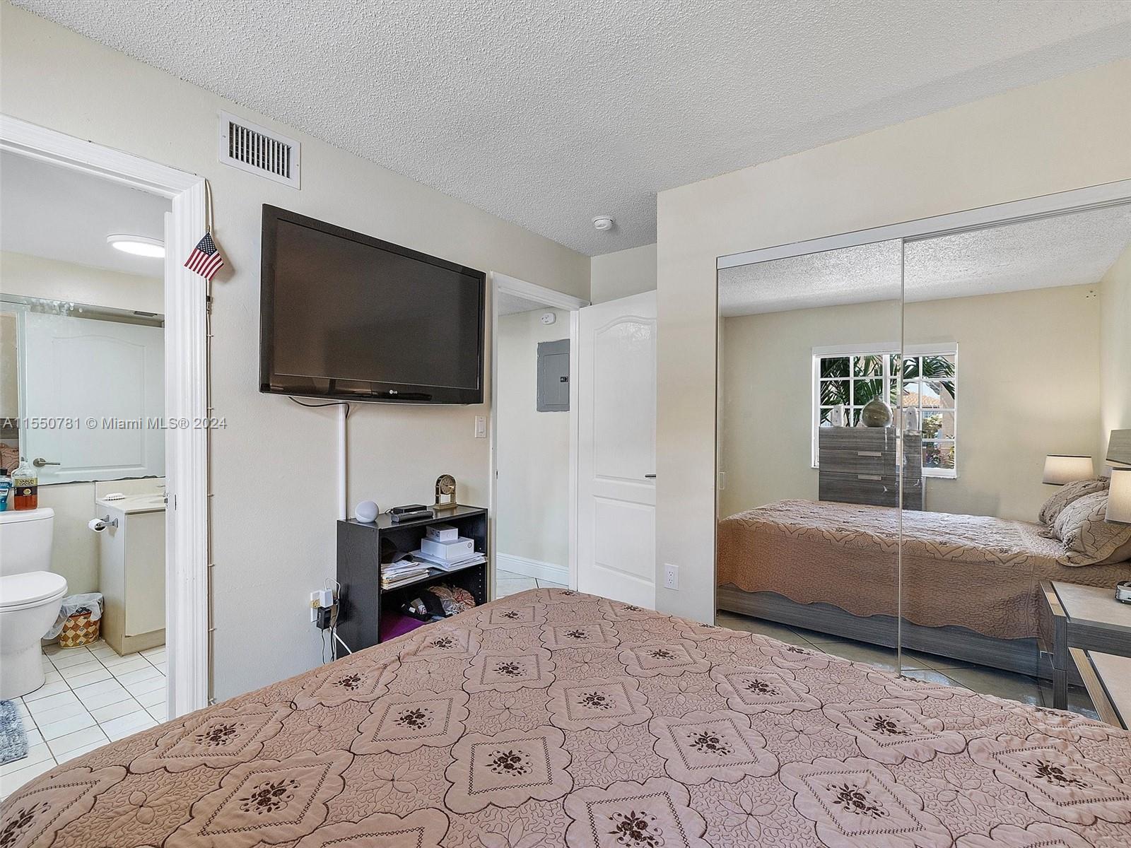 2505 76th St, Hialeah, FL, 33016 United States, 2 Bedrooms Bedrooms, ,2 BathroomsBathrooms,Residential,For Sale,76th St,A11550781