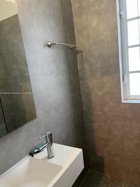 Miami Beach, FL, 33139 United States, ,1 BathroomBathrooms,Residential,For Sale,A11551341