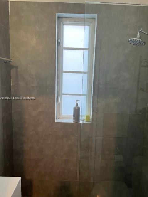 Miami Beach, FL, 33139 United States, ,1 BathroomBathrooms,Residential,For Sale,A11551341
