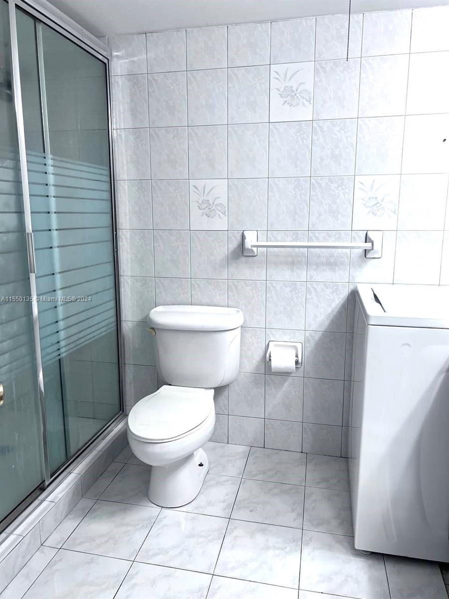 1670 191st St, Miami, FL, 33179 United States, 2 Bedrooms Bedrooms, ,2 BathroomsBathrooms,Residential,For Sale,191st St,A11550135